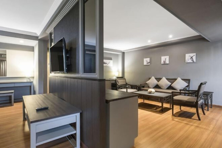 Dining Room 17