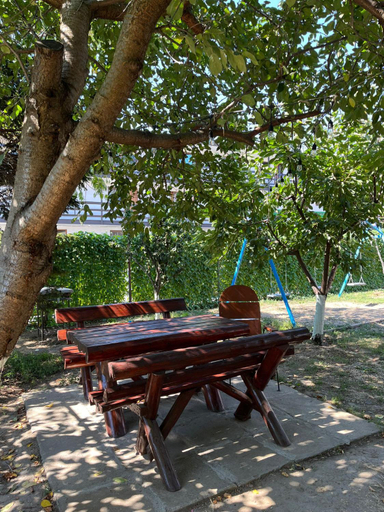 Others 5, Casa Amalia, Costinesti