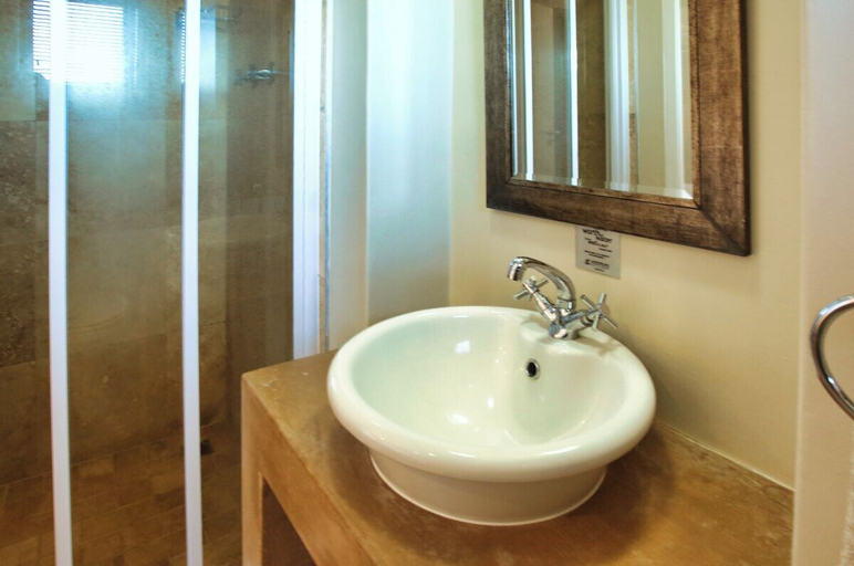 Bathroom 3, Ellefsen Golf Suite 123, Langebaan 4-sleeper, West Coast