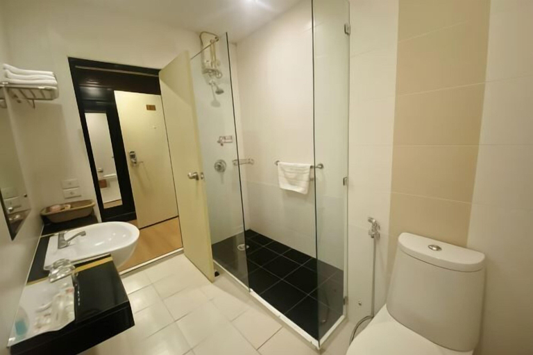 Bathroom 4