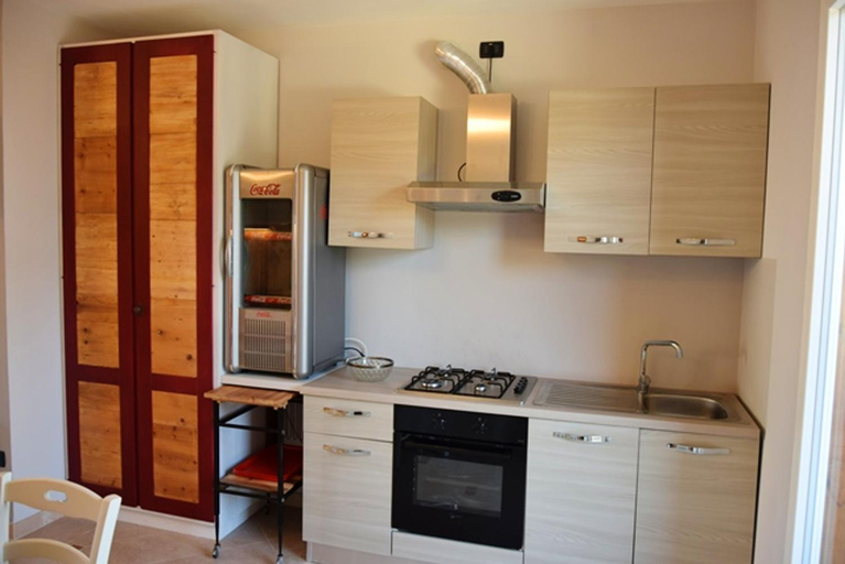 Others 2, Cosy Apartment in Romano D'Ezzelino with Private Garden, Vicenza