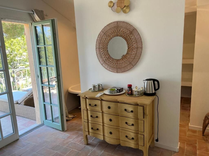 Others 5, Maison d'Orange - La Pinede, Var