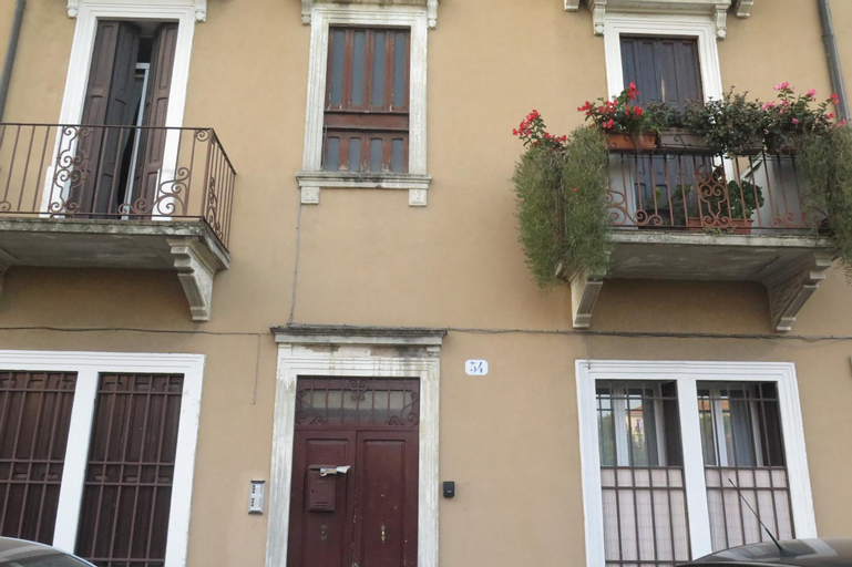 Apartment with lovely garden, Verona