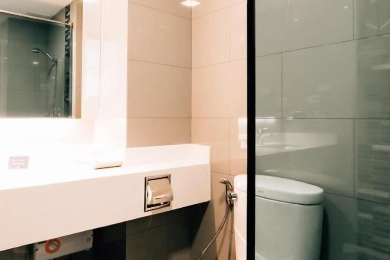 Bathroom 15