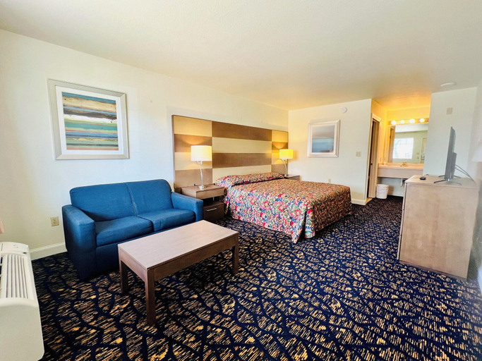 Bedroom 4, Rodeway Inn Garland Harbor Point, Dallas