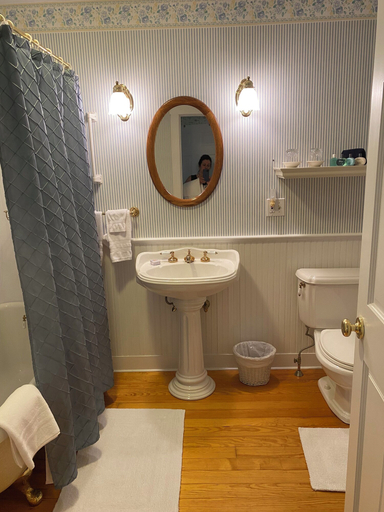Bathroom 4, Victorian By The Sea, Waldo