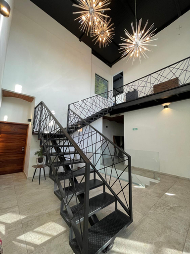 Others 5, Hotel NG, Ameca