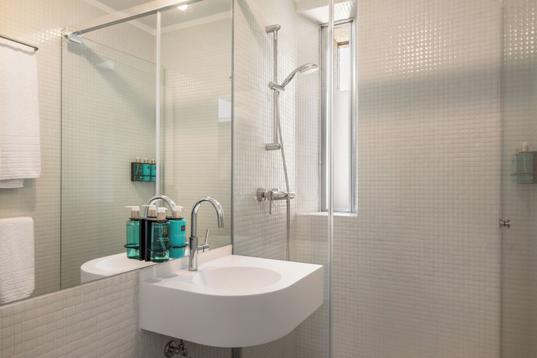 Bathroom 3, Casas do Sarela by Upper Luxury Housing, A Coruña