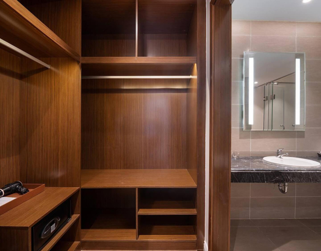 Bathroom 4, Da Nang Luxurious Ocean View Suites, Da Nang