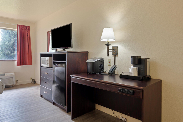 Others 5, Quincy INN and Suites, Grant