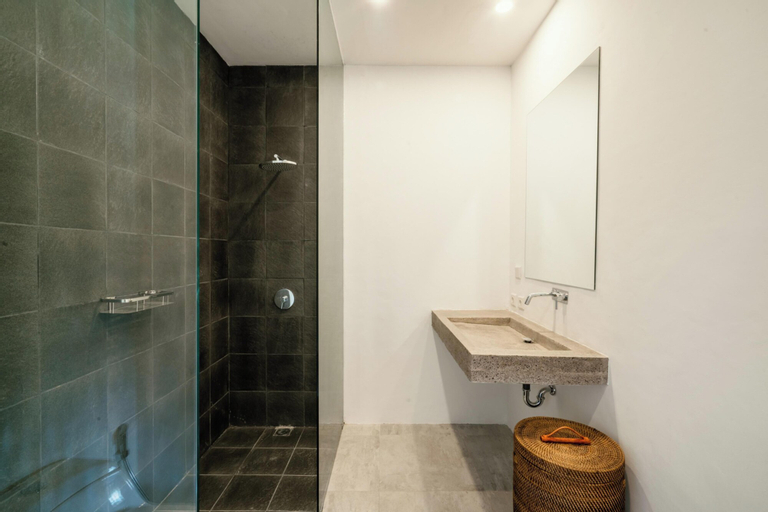 Bathroom 6