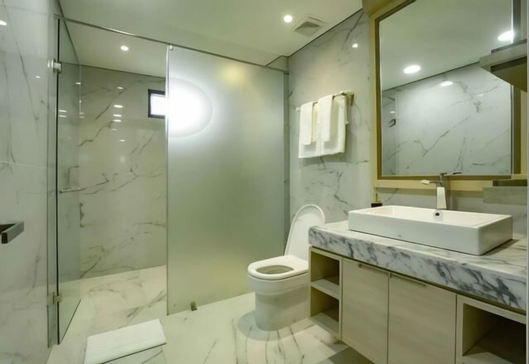 Bathroom 22