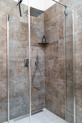 Shower 2, Suite Home Apartments, Weimar