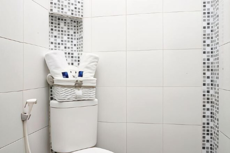 Bathroom 11