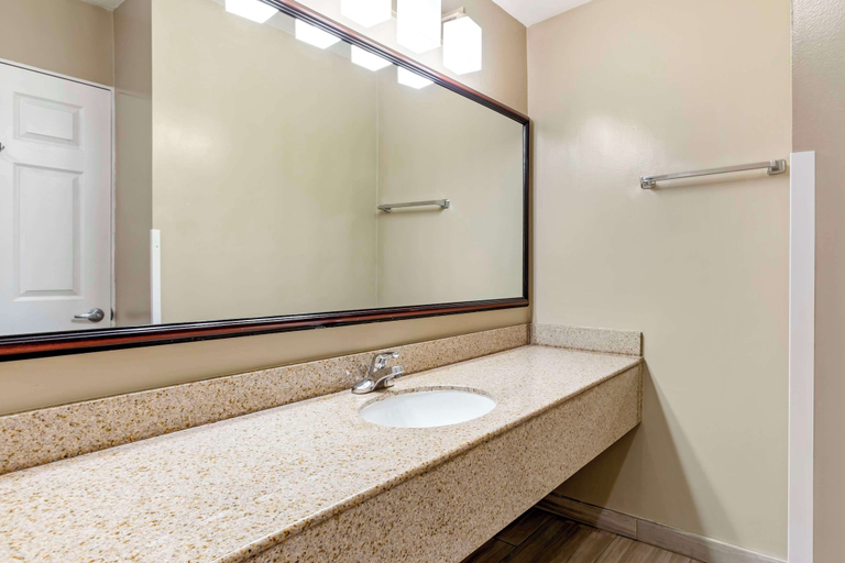 Bathroom 4, Best Western China Lake Inn, Kern