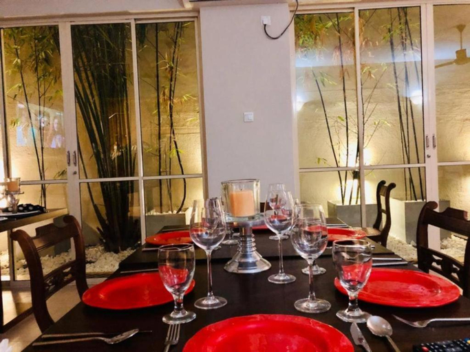 Others 3, Rosmead Place by Thilanka, Thimbirigasyaya