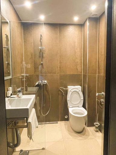 Bathroom, Living Rooms