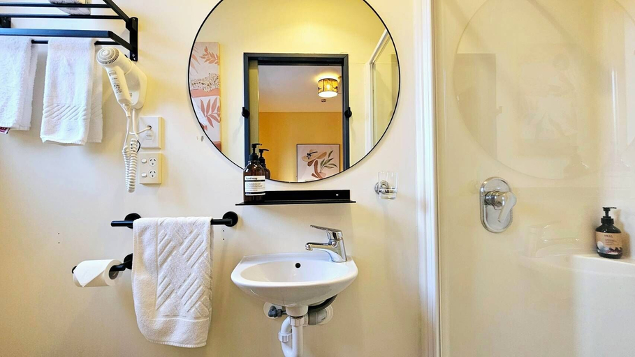 Bathroom 4, Wild Kea Lodge Franz Josef, Westland