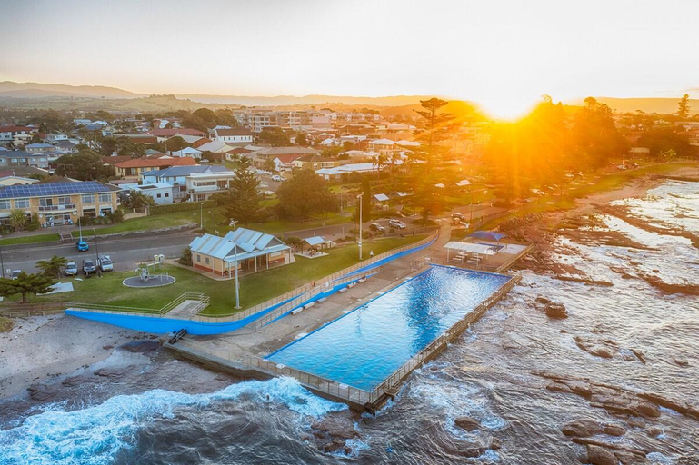 Sport & Beauty, Coastline Cove: Modern Townhome Oasis, Shellharbour