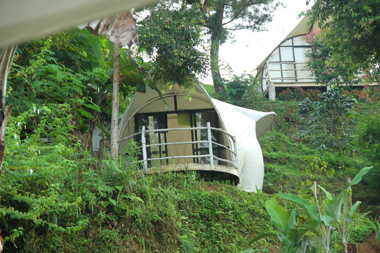 Exterior 8