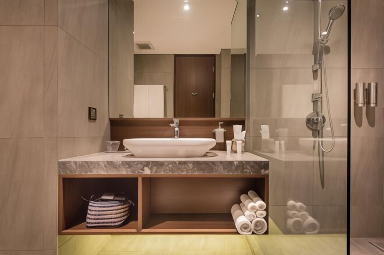 Bathroom 12