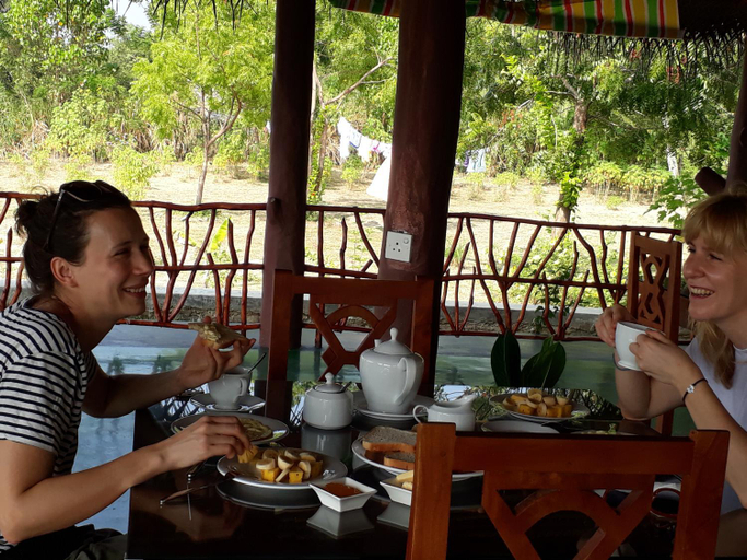 Food & Drinks 4, Pearl Cave, Tangalle