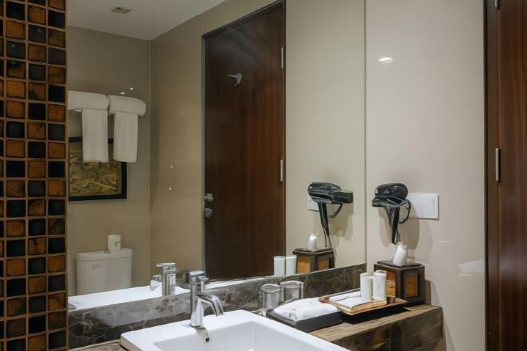 Bathroom 8