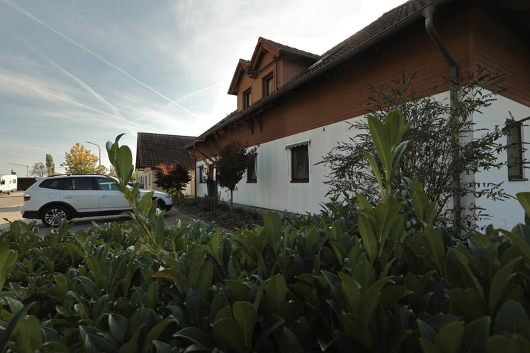 Others 2, Pension Zum Paradies, Rhein-Pfalz-Kreis