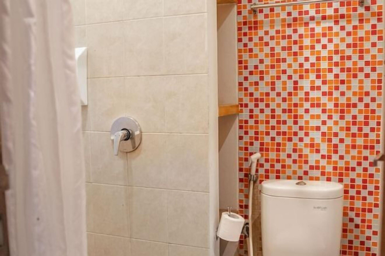 Bathroom 24