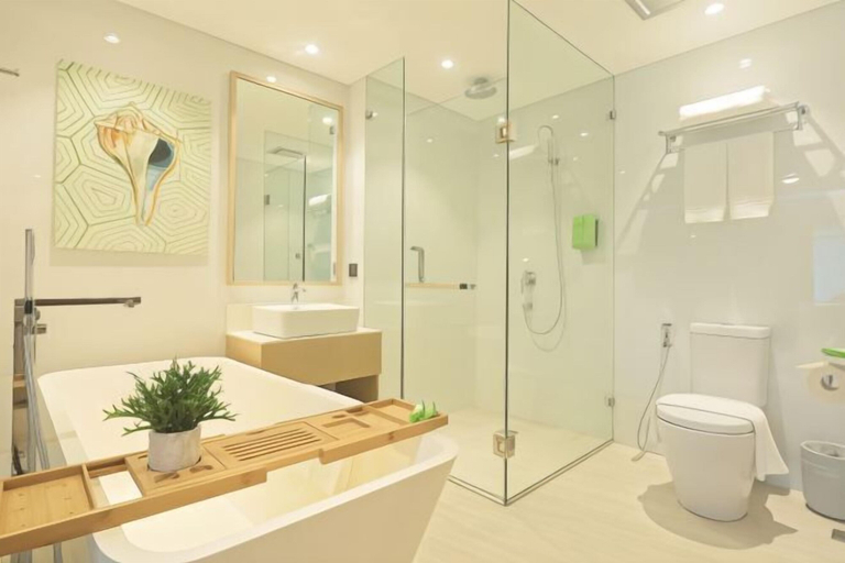Bathroom 12