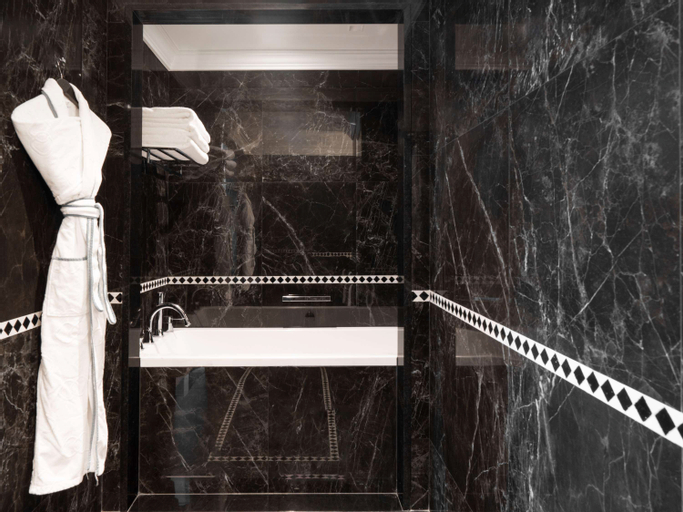 Bathroom 4
