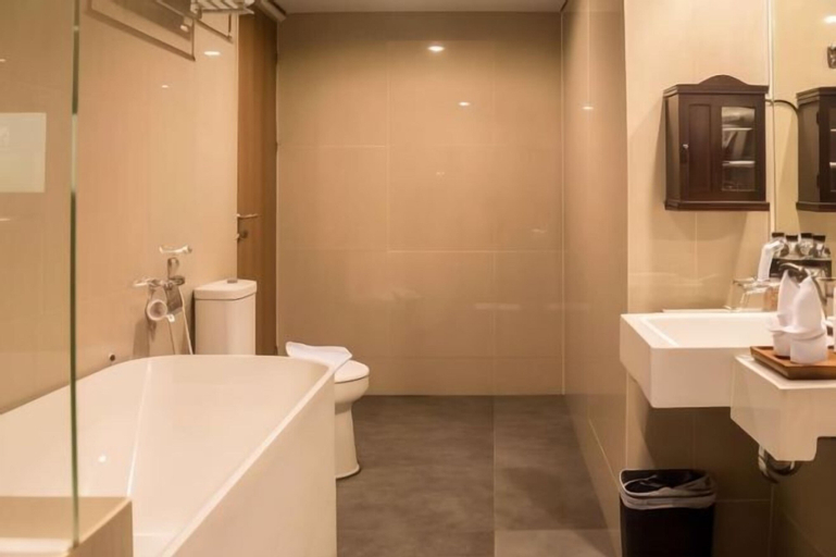 Bathroom 11