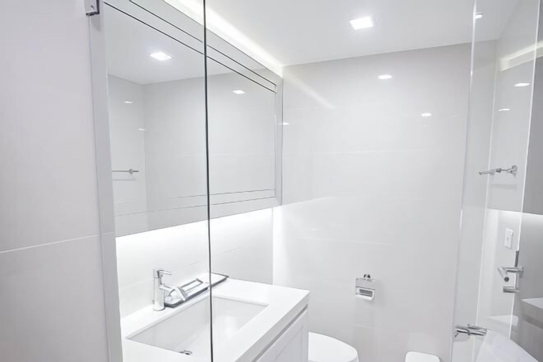 Bathroom 28