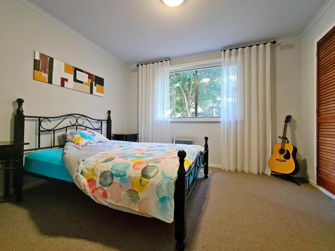 Bedroom 2, 'Wahroonga' home among the Gum trees in Warburton, Yarra Ranges - Central