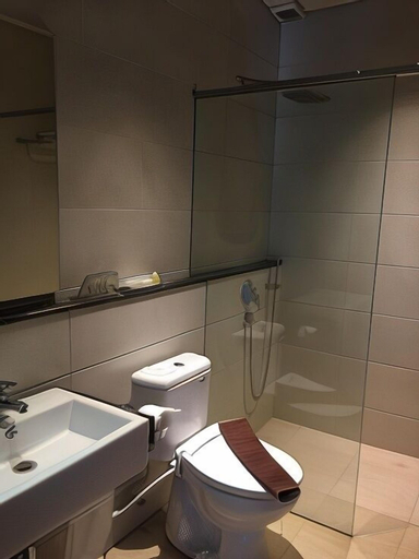 Bathroom 19