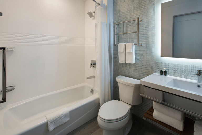 Bathroom 5, TownePlace Suites by Marriott New York Brooklyn, New York