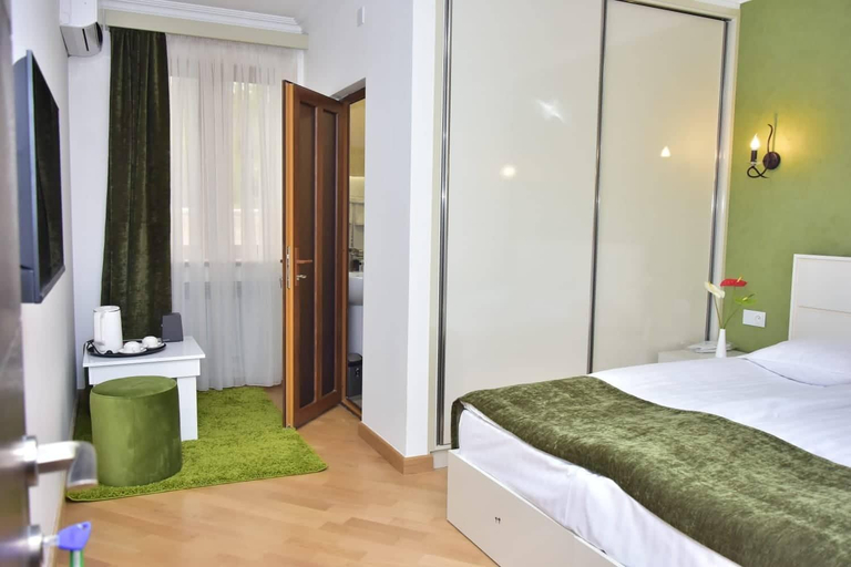 Others 5, Villa De France, Yerevan