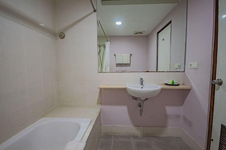 Bathroom 20