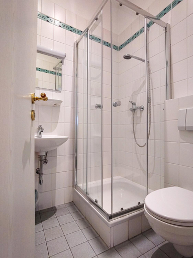 Bathroom 4, Domhotel, St. Wendel
