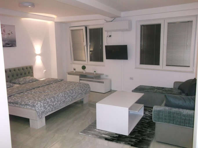 5, Bibi apartments
