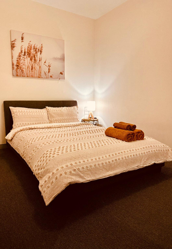 Bedroom 2, Memorable Southbank, Melbourne