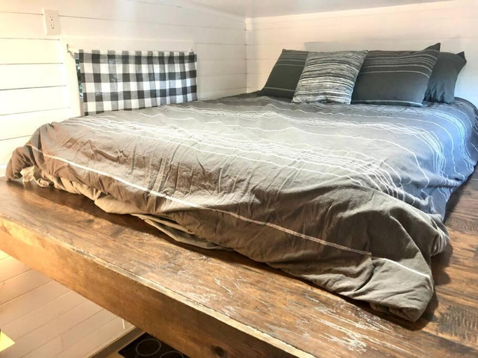 Bedroom, Fox Tiny Home - The Cabins at Rim Rock, Travis