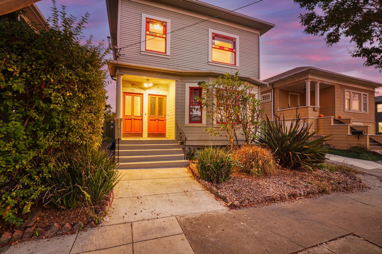 Exterior & Views 1, Light filled Condo 3 Bedrm with enclosed sunny backyard, Alameda