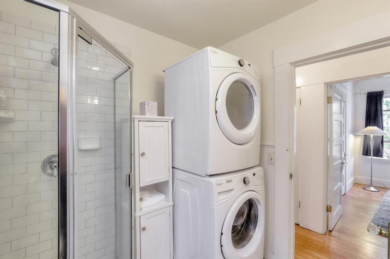 Bedroom 2, Light filled Condo 3 Bedrm with enclosed sunny backyard, Alameda