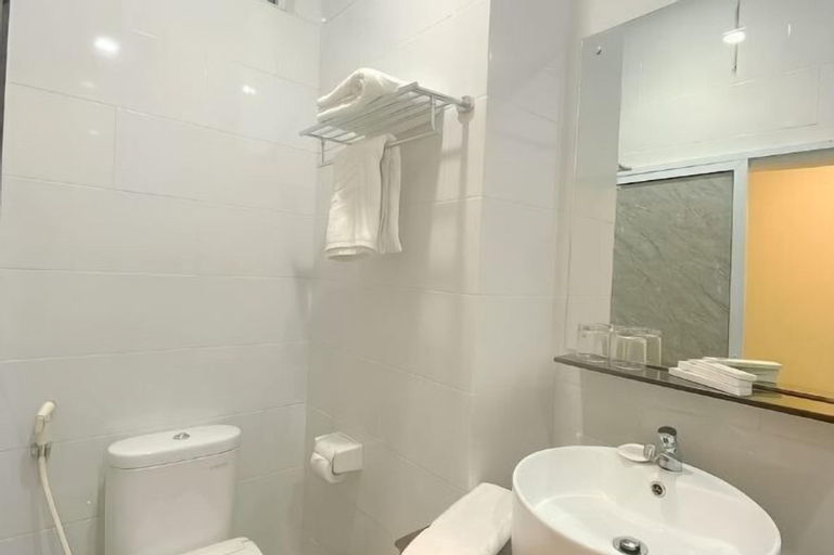 Bathroom 4