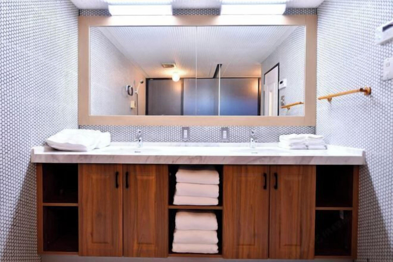 Bathroom 3, BRUCE HOUSE, Izumisano