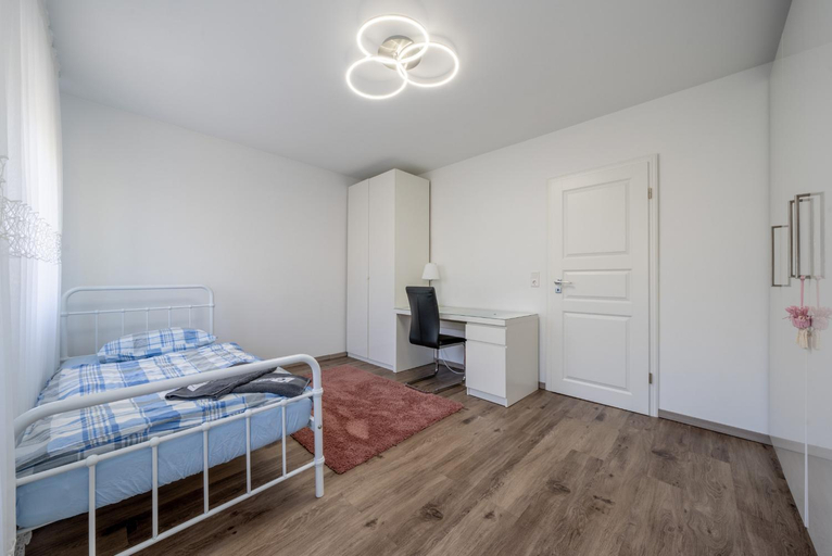 Bedroom 3, up to 3 private rooms with 2 bathrooms, Region Hannover