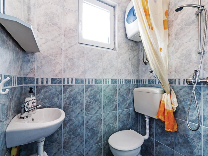 Bathroom 2, Apartments Hak, Vir
