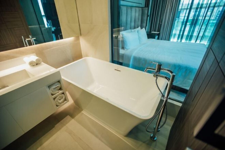 Bathroom 15