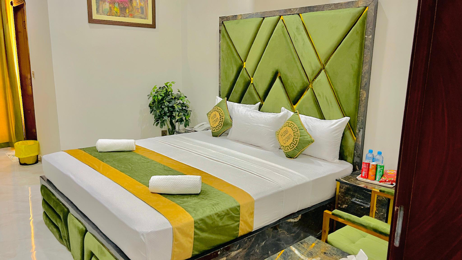 Others 4, Hotel Crown Lahore, Lahore